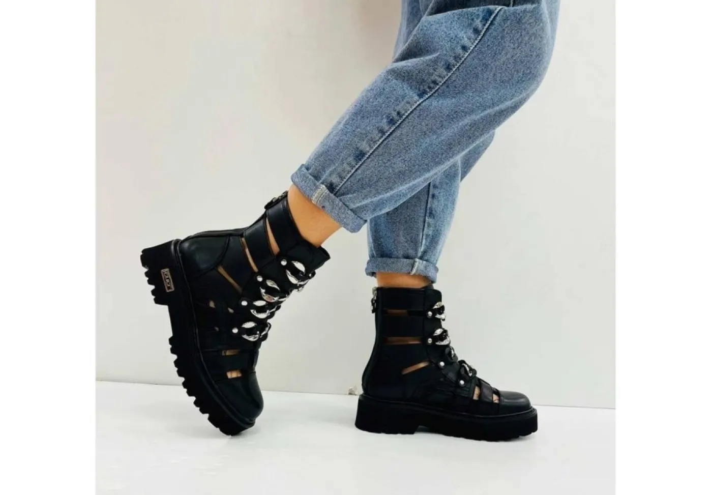 Cult Anfibi*Anfibio Cut Out In Pelle Con Zip Clw340600 Slash Nero